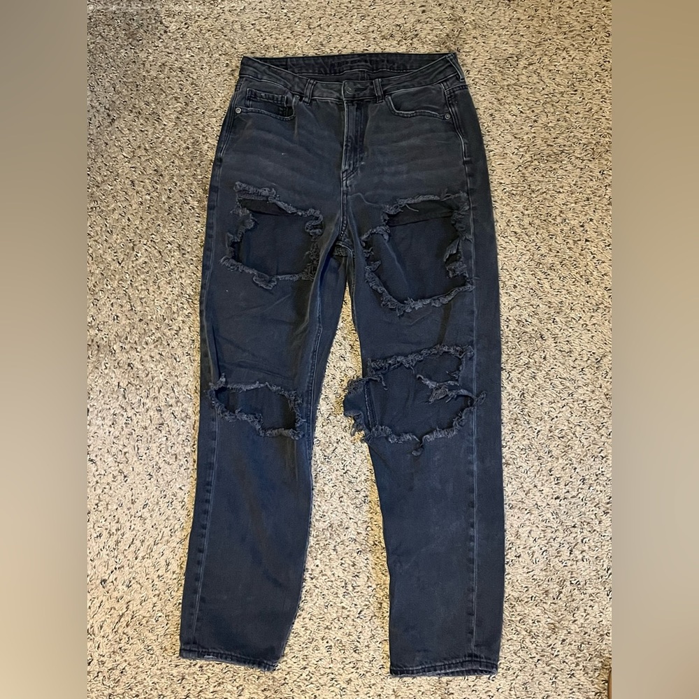Black American Eagle Mom Jeans. Size 8 Long.